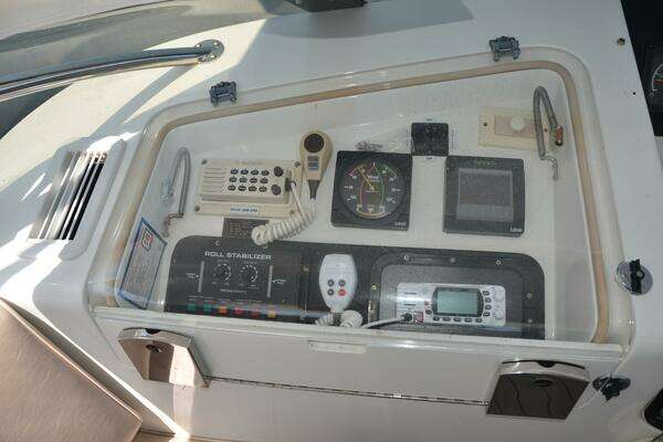 Hatteras 52 Sportdeck Yacht For Sale