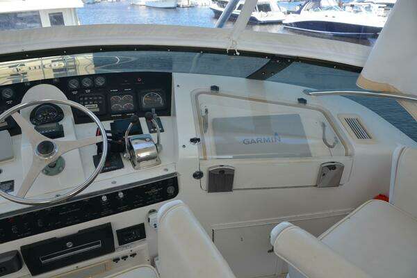 Hatteras 52 Sportdeck Yacht For Sale