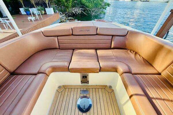 Chris-Craft Launch 32 Yacht For Sale