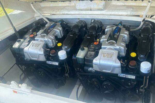 Chris-Craft Launch 32 Yacht For Sale