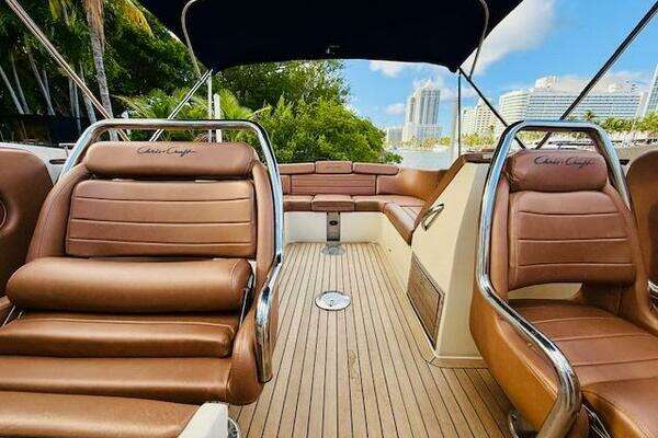 Chris-Craft Launch 32 Yacht For Sale