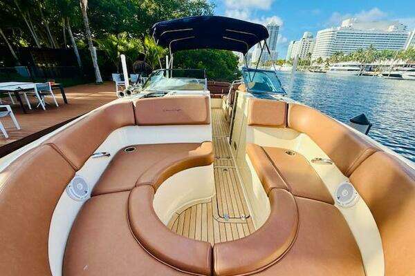 Chris-Craft Launch 32 Yacht For Sale
