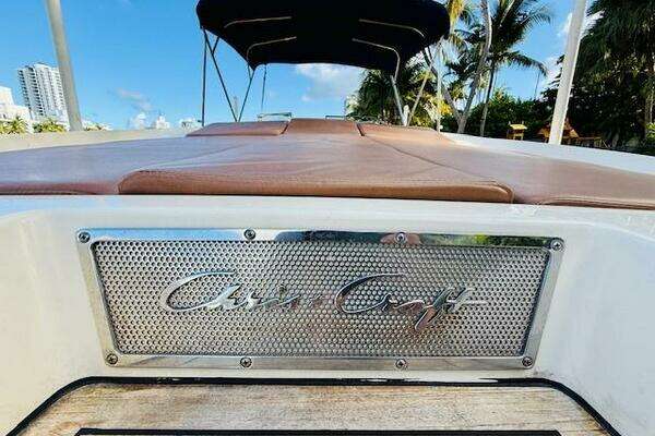 Chris-Craft Launch 32 Yacht For Sale