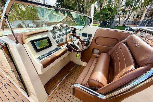 Chris-Craft Launch 32 Yacht For Sale