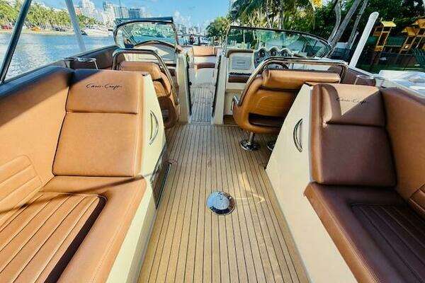 Chris-Craft Launch 32 Yacht For Sale