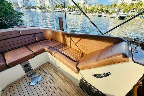 Chris-Craft Launch 32 Yacht For Sale