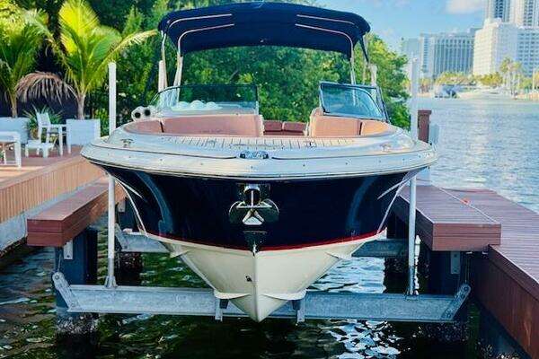 Chris-Craft Launch 32 Yacht For Sale