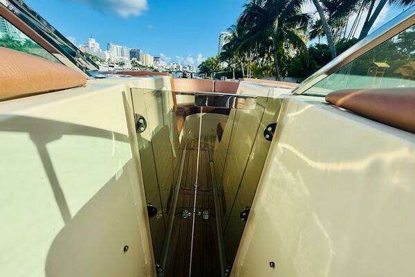 Chris-Craft Launch 32 Yacht For Sale