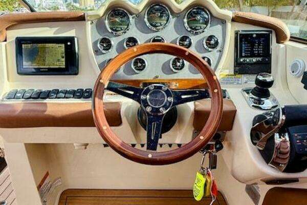 Chris-Craft Launch 32 Yacht For Sale