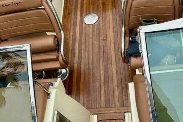 Chris-Craft Launch 32 Yacht For Sale