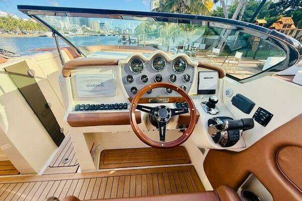 Chris-Craft Launch 32 Yacht For Sale