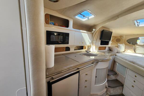 31ft Sea Ray Yacht For Sale