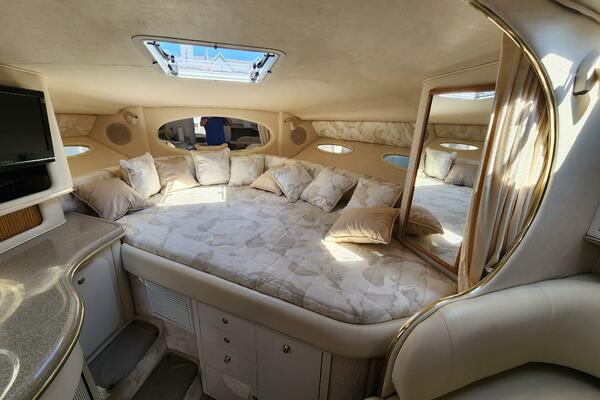 31ft Sea Ray Yacht For Sale