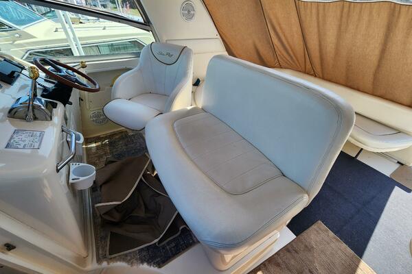 31ft Sea Ray Yacht For Sale