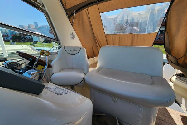 31ft Sea Ray Yacht For Sale