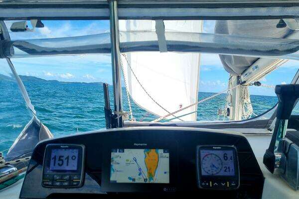 Lagoon 380 Yacht For Sale