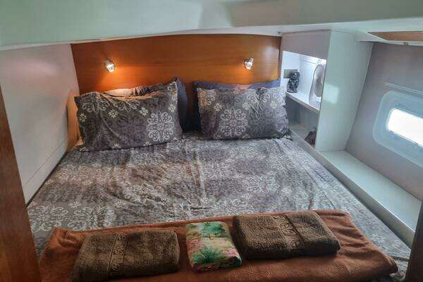 Lagoon 380 Yacht For Sale