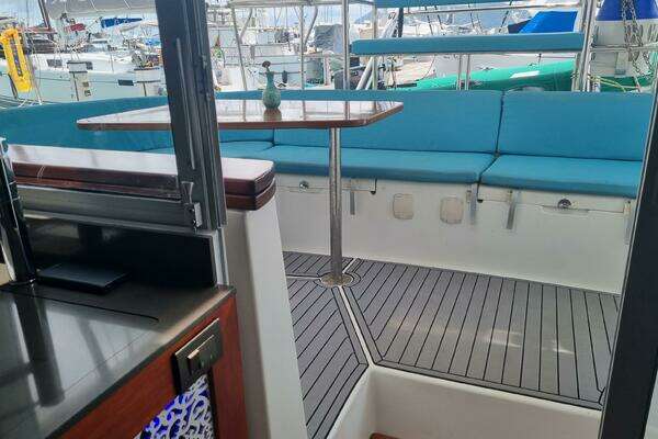 Lagoon 380 Yacht For Sale