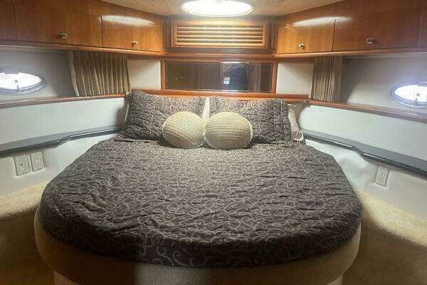 Carver 466MY Yacht For Sale