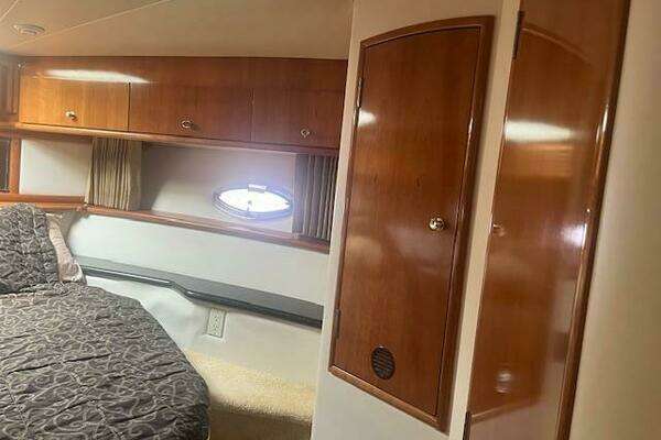 Carver 466MY Yacht For Sale