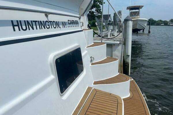 Carver 466MY Yacht For Sale