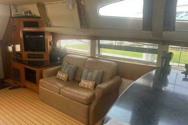 Carver 466MY Yacht For Sale