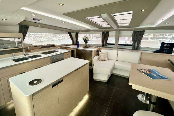 Fountaine Pajot Aura 51 Yacht For Sale