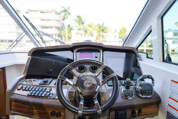 Cruisers Yachts 45 Cantius Yacht For Sale