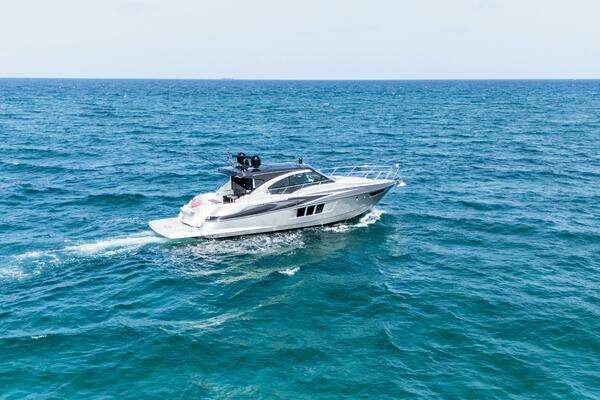 2014 Cruisers Yachts 45