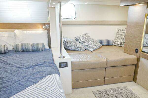Cruisers Yachts 45 Cantius Yacht For Sale