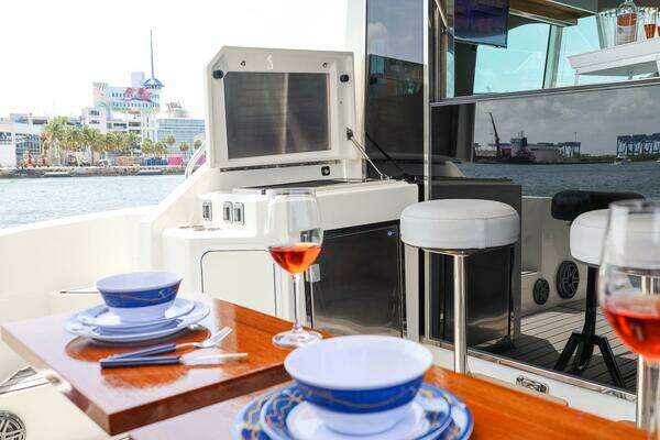 Cruisers Yachts 45 Cantius Yacht For Sale