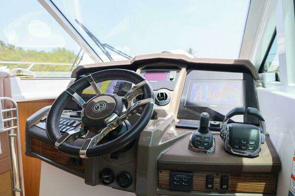 Cruisers Yachts 45 Cantius Yacht For Sale