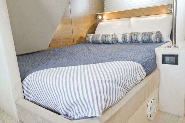 Cruisers Yachts 45 Cantius Yacht For Sale