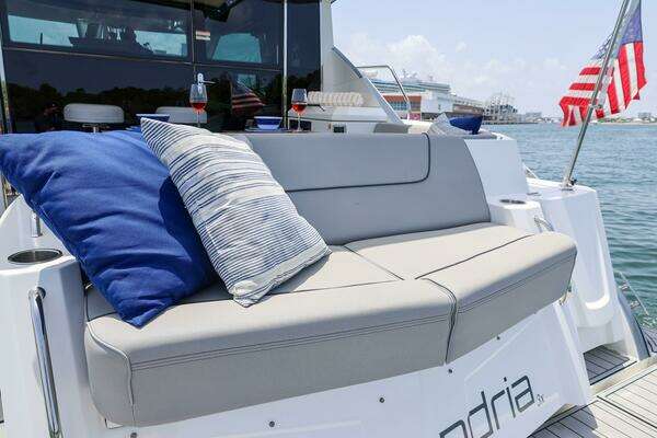 Cruisers Yachts 45 Cantius Yacht For Sale