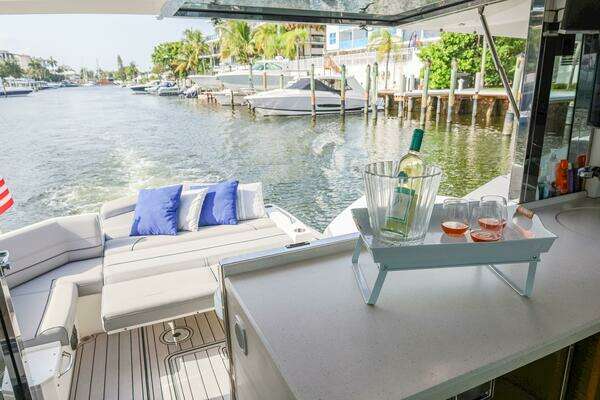 Cruisers Yachts 45 Cantius Yacht For Sale