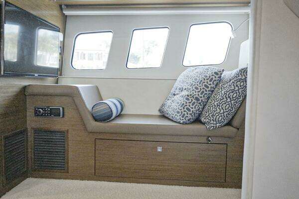 Cruisers Yachts 45 Cantius Yacht For Sale