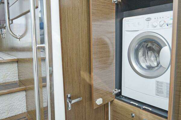 Cruisers Yachts 45 Cantius Yacht For Sale