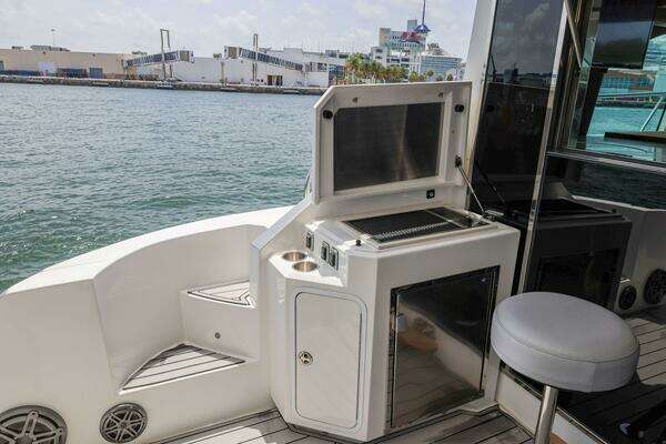 Cruisers Yachts 45 Cantius Yacht For Sale