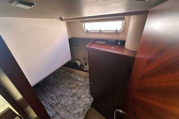 Moody Ds 45 Yacht For Sale