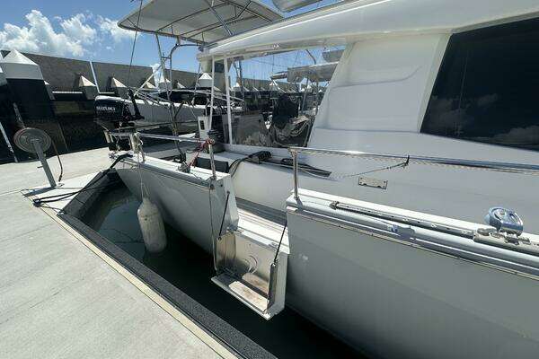 Moody Ds 45 Yacht For Sale