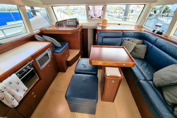 Moody Ds 45 Yacht For Sale