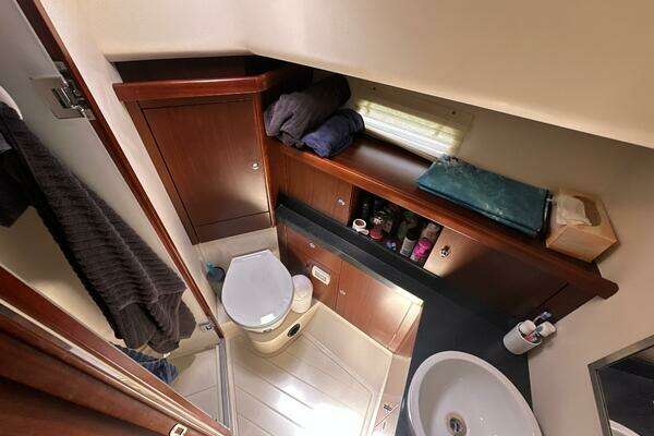 Moody Ds 45 Yacht For Sale