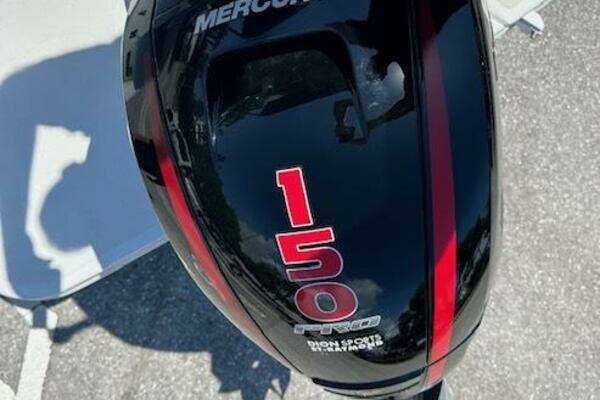 Photo of the 2021 Four Winns 