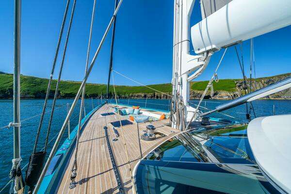 Oyster Yachts Oyster 885 Yacht For Sale
