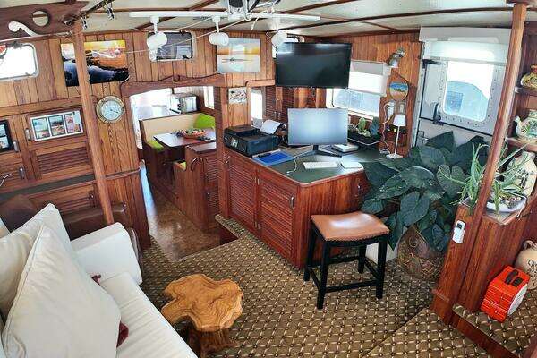 Custom Holland Marine 50 Custom Trawler Yacht For Sale