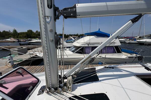 Bella Blue 33ft Hunter Yacht For Sale