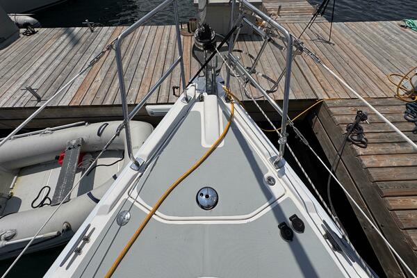 Bella Blue 33ft Hunter Yacht For Sale