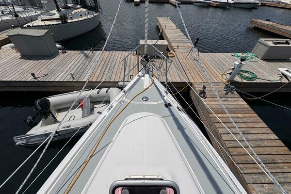 Bella Blue 33ft Hunter Yacht For Sale