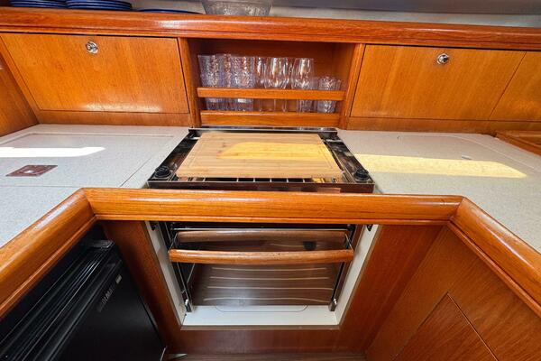 Bella Blue 33ft Hunter Yacht For Sale