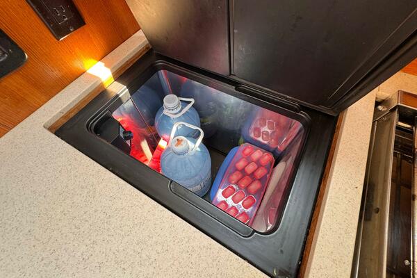 Bella Blue 33ft Hunter Yacht For Sale